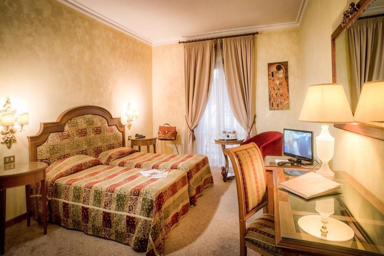 Grand Hotel Helio Cabala Marino Dış mekan fotoğraf