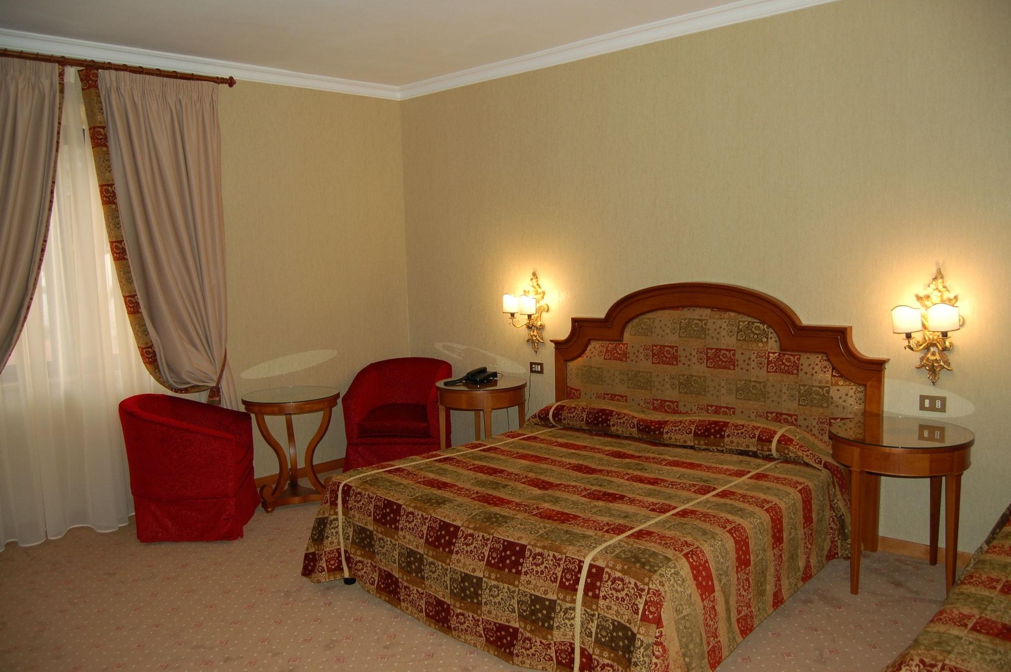 Grand Hotel Helio Cabala Marino Dış mekan fotoğraf